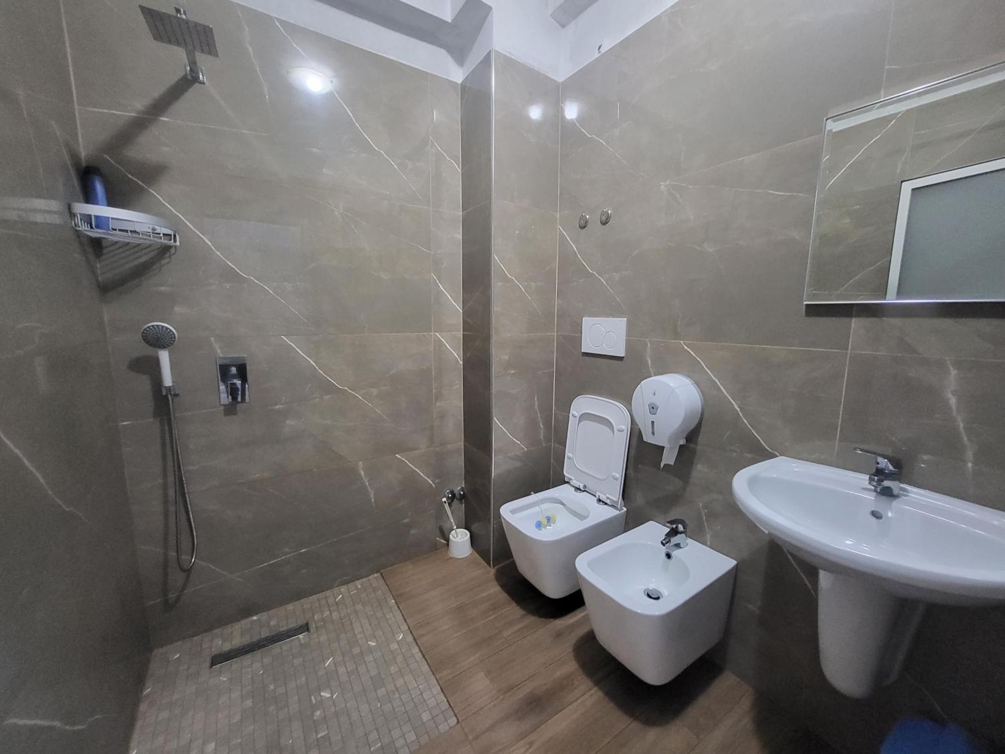 Hotel Europa Лежа Экстерьер фото