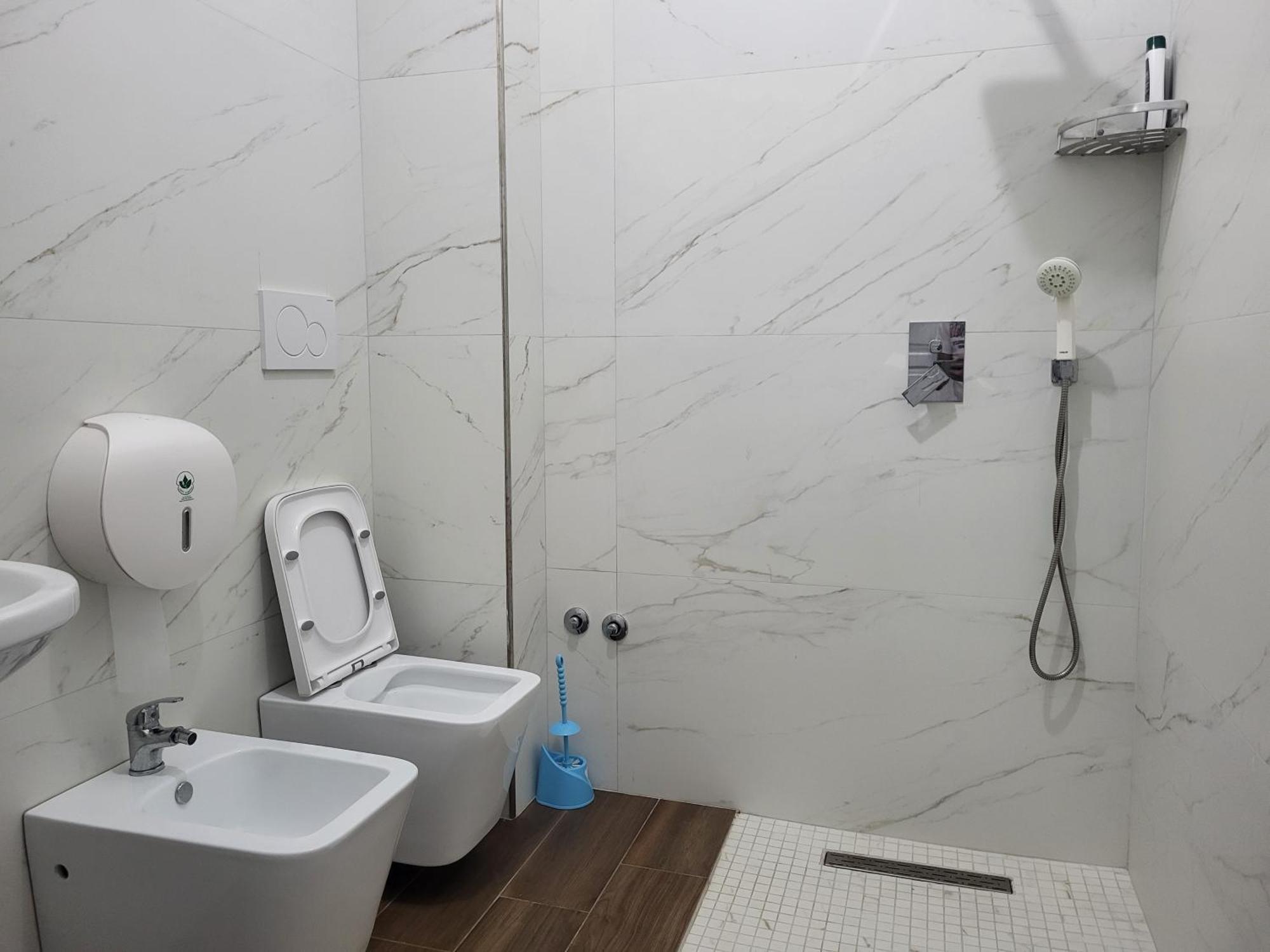 Hotel Europa Лежа Экстерьер фото