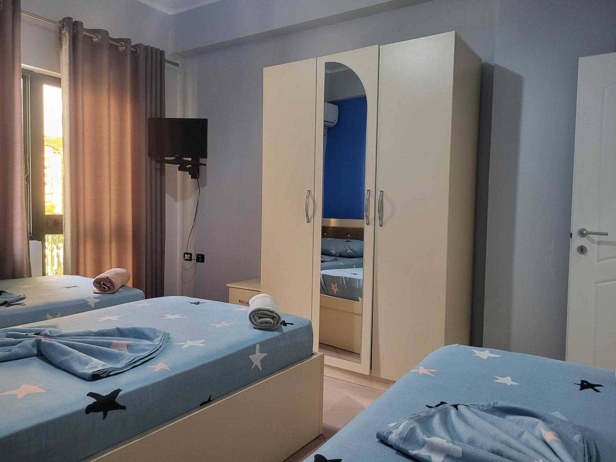 Hotel Europa Лежа Экстерьер фото