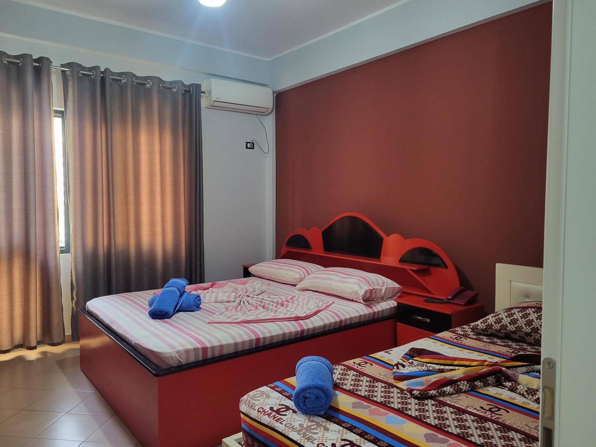Hotel Europa Лежа Экстерьер фото