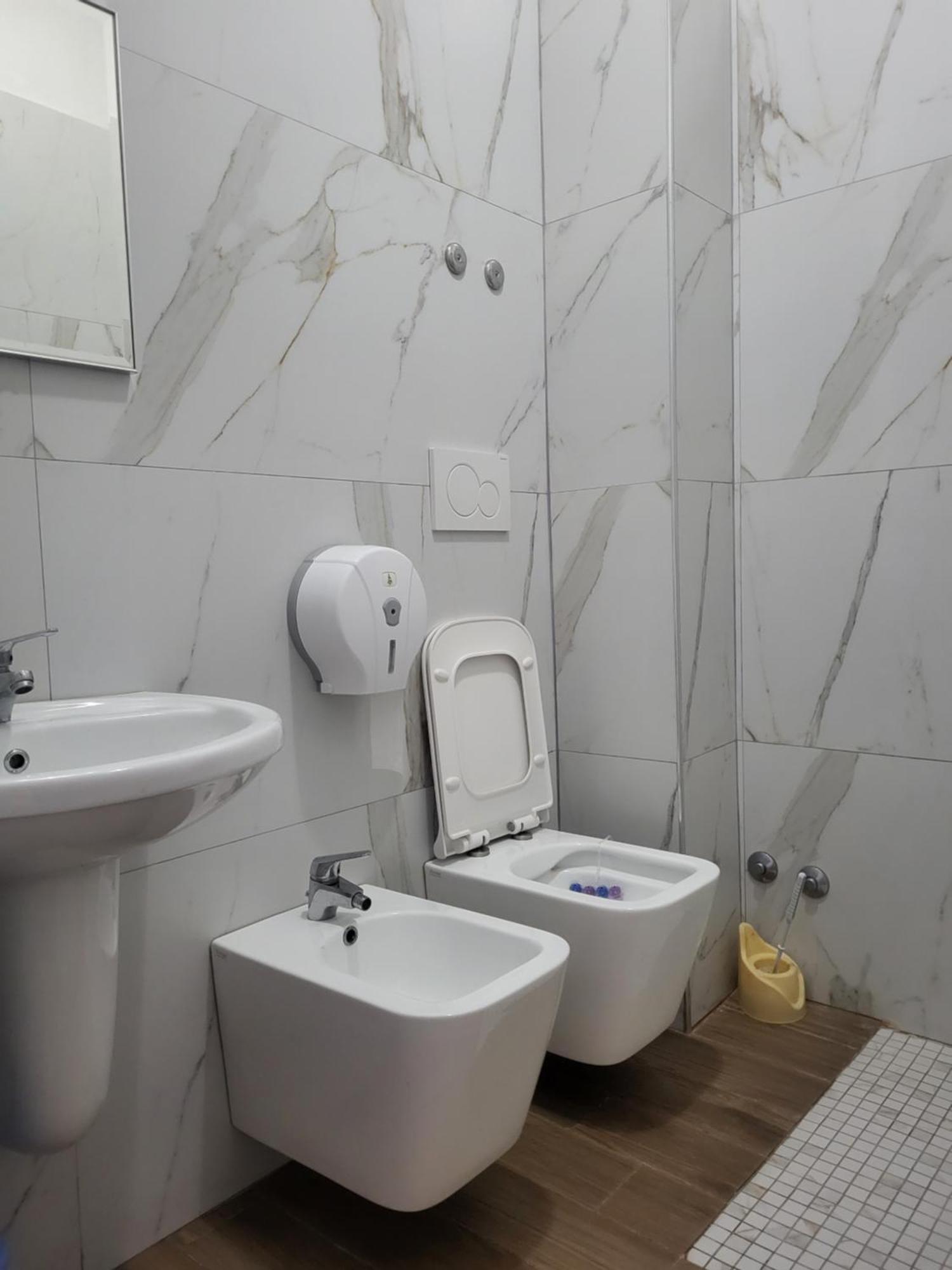 Hotel Europa Лежа Экстерьер фото