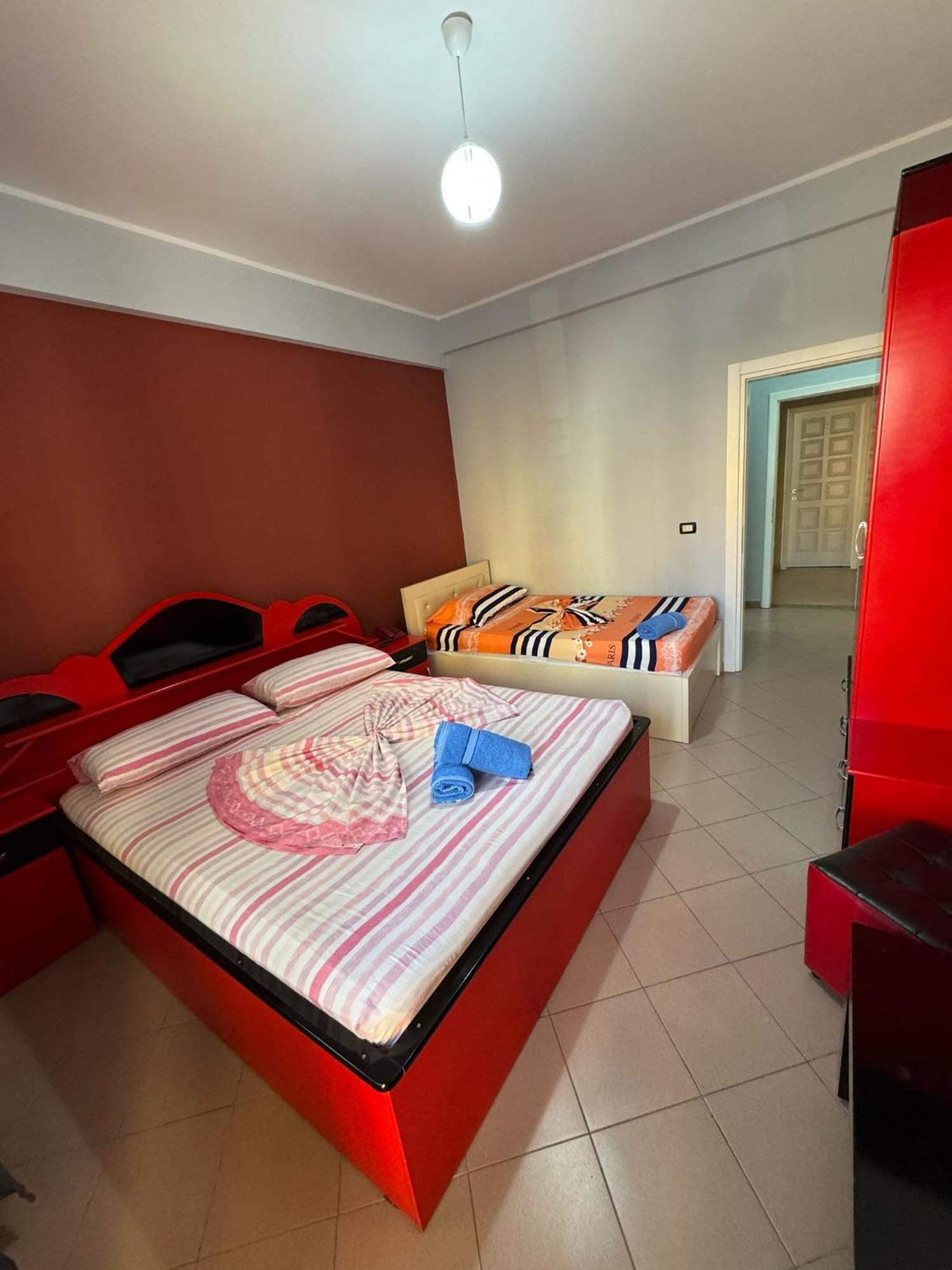 Hotel Europa Лежа Экстерьер фото