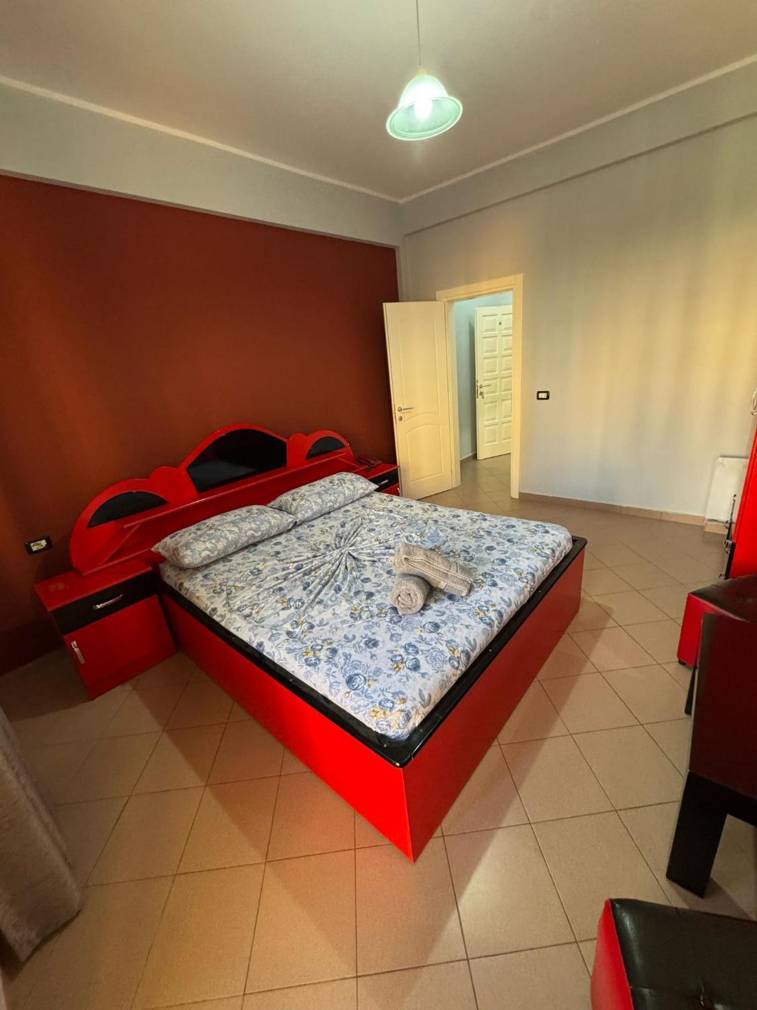 Hotel Europa Лежа Экстерьер фото