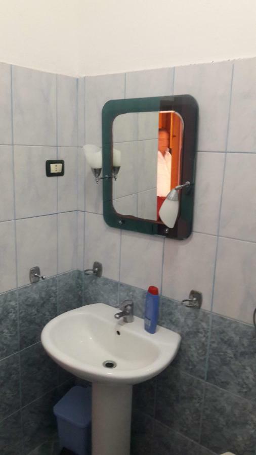 Hotel Europa Лежа Экстерьер фото